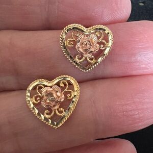 14k Yellow Gold Heart Stud Earrings with Rose Gold Flowers